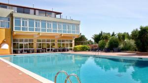 Allegra Club - Malaspina Family Village