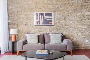 Blueground Dubai Marina pool nr Marina Walk DXB-1754