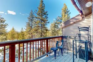 Condo near Lake Tahoe with pool hot tub grill & wood fireplace - sleeps 6