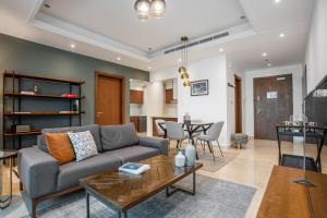 Blueground Marina sea view pool gym DXB-495