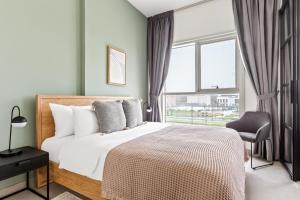 Blueground Dubai Hills Estate balcony elev DXB-1113