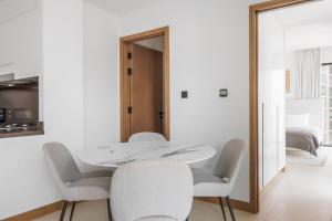 Blueground Dubai Marina jacuzzi nr Beach DXB-1733