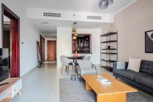 Blueground Old Town pool nr Dubai Fountain DXB-1736