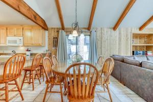 House with Private Hot Tub and Lovely Deck - Eight SHARC Passes