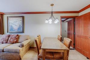 Everline Resort & Spa - two units Ski-in-ski-out pools gym & ice rink