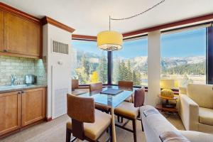 Resort at Squaw Creek corner unit - amazing views Ski-in-ski-out on-site pool