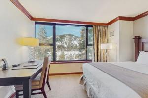 Ski-in-ski-out Suite with Kitchenette Access to Pools Spa Restaurants On-site