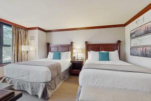 Ski-in-ski-out Suite with Kitchenette Access to Pools Spa Restaurants On-site