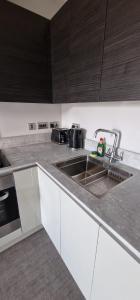 Modern 2 Bedroom - Mackenzie