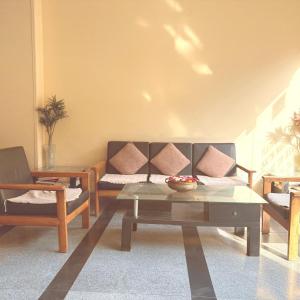 Hotel Raj Mahal Inn 2 Min Walk From New Delhi Railway Station