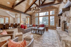 Luxury Northstar Home with Gourmet Kitchen Fireplaces Hot Tub Game Room - Hiking