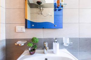 Shiny 4 Central Stay