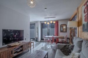 Adonis A - Cosy Renovated Apartment