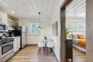 Renovated Modern Retreat with Hot Tub - Walk to Lakeside Beach & Gondola