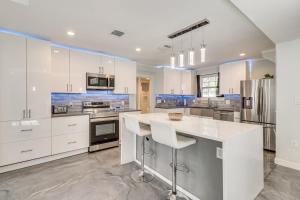 2 Mi to Lake Bastrop! Modern Family Retreat