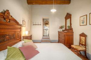 Vana Hills House