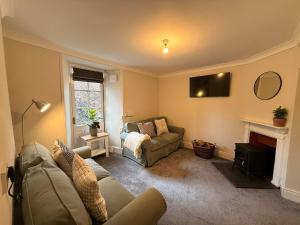 1 Bron Rhedyn Holiday Cottage