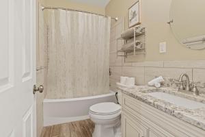 Chinatown 2Bedroom with shared Gameroom