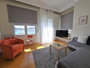 Leonidas privileged home