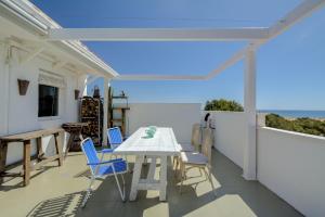 pinos y mar