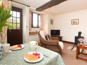 1 Bed in Lyme Regis oc-90145
