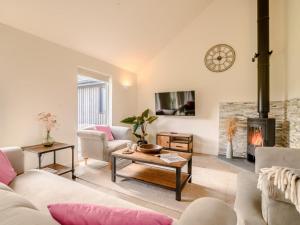 3 Bed in Brecon oc-88139