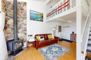 Tahoe Village condo in Stateline with mountain views sleeps 4
