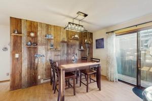 Family friendly home near the ocean with a yard gas grill full kitchen W&D