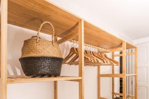 Sunny & Tranquil 2 Bedroom Villa - Pool - Lounge - Scenic View