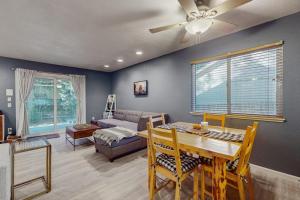 Dog-Friendly Home with Hot Tub Lovely Backyard Meadow Walk to Shops & Restaurants