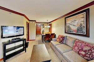 Ski-in-ski-out Everline Resort & Spa - two adjacent units