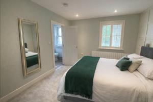 Luxury 4 bed house in Killarney Town free parking