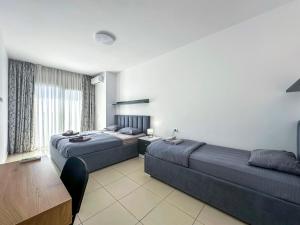 208 Lumina Shores Apartment