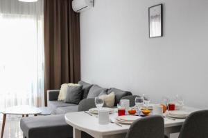 220 Side-Sea Serenity Apartment