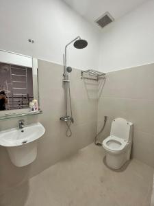 Sunlit Perch in Thao Dien