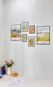 Sunlit Perch in Thao Dien