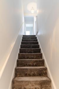 Stylish 3BR Apartment Newport Near M4 Free Parking on site