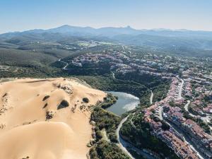 [Costa Verde - Terrace Bliss] BBQ, Wi-Fi, A/C img10