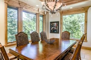 Luxury home with fireplaces AC home office & 2-car garage sleeps 10