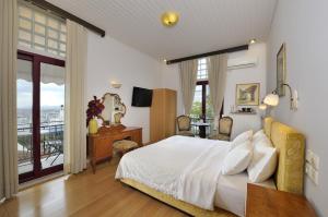 Double or Twin Room - Acropolis View room in Dryades & Orion Hotel