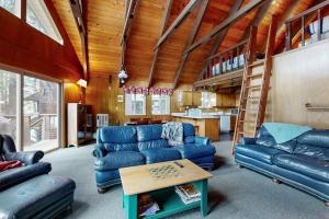 Superb lakefront home with mountain & lake views fireplace tennis & washer&dryer