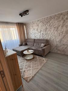 Theo Hills Visan