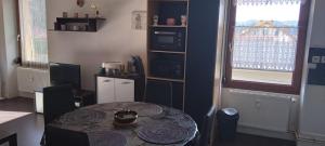 CHEZ JOSY