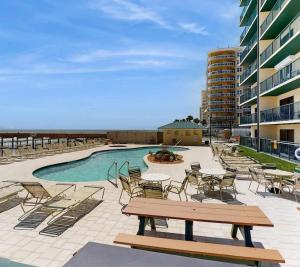 Remodeled eighth floor gem offers stunning sunrise to sunset views, book today