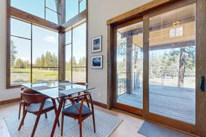 Grays Crossing Estate - Chefs Kitchen 3-Car Garage & Huge Wraparound Deck
