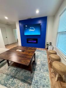 Arlington Home Near Stadium with Game Room and Yard