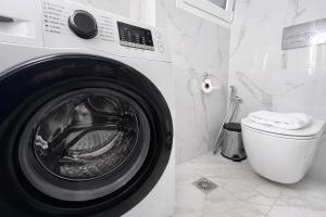 Athens Getaway - Perfect Stay for 4 by ΜΡS