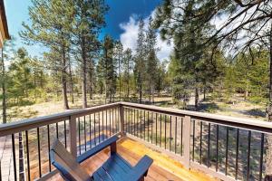 Remodeled Luxury Home with private hot tub patio-balcony & SHARC Passes