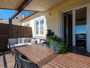 Breathtaking River-City View Two Private Terraces 3 Bedrooms and 3 Bathrooms 17th Century Building Central Bica Chiado District