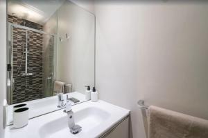 FRGK Contemporary Luxury Villa Panoramic Sea View, Pool & Ultra-Fast Wi-Fi